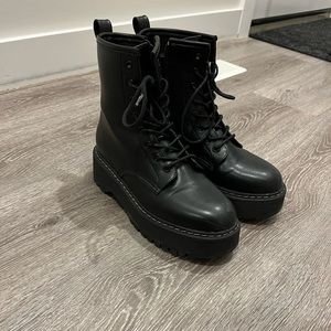 Steve Madden Betty platform combat boots